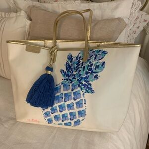 Lilly Pulitzer Gold White huge Tote Bag Weekender blue purple pineapple + tassel